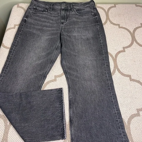 American Eagle Outfitters 90’s bootcut distressed black jeans, 8 short - Picture 13 of 13